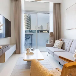 شقة 5-star Burj Khalifa View In Boho With Pool & Gym!, دبي